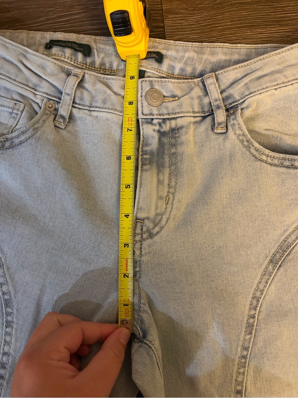 Women’s Wild Fable Collegiate Light Wash Low-Rise Curved Hem Flare Jean Size 8 - Picture 5 of 9
